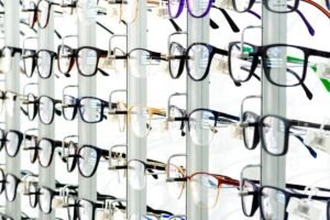hva er forskjellen på blålysbriller og vanlige brille